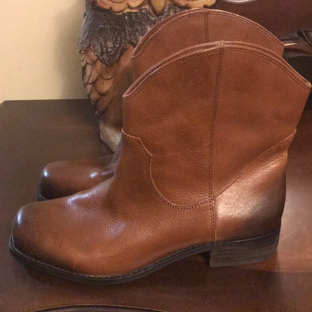 Jessica Simpson boots